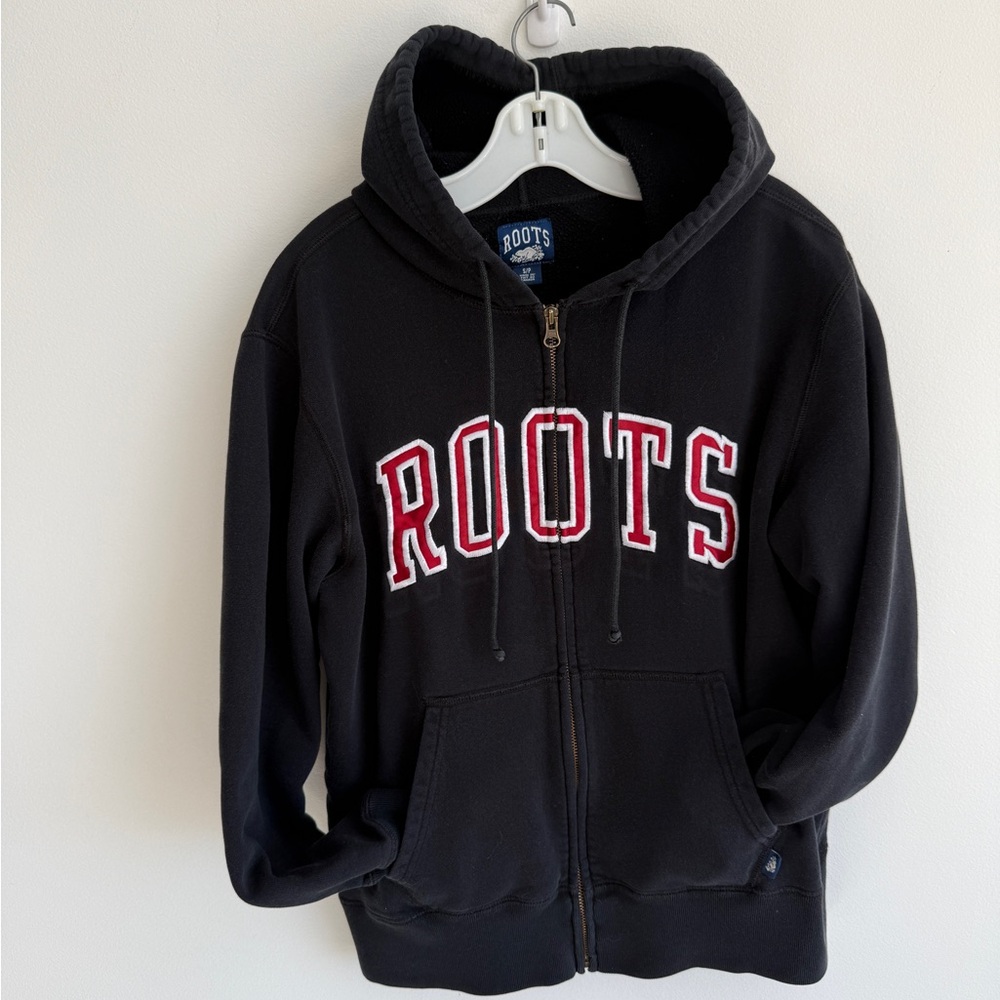 Vintage Roots hoodie
Small 
Black